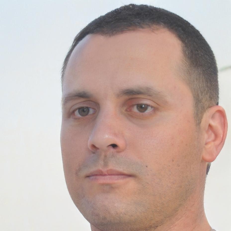 Dr. Henrik Weidemann - Leitender Finanzanalyst